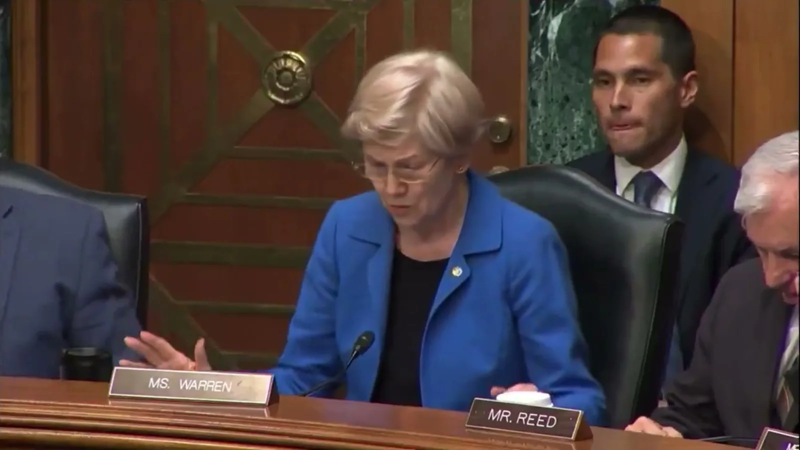 CLARITY Act : Elizabeth Warren prédit un krach économique si le texte passe