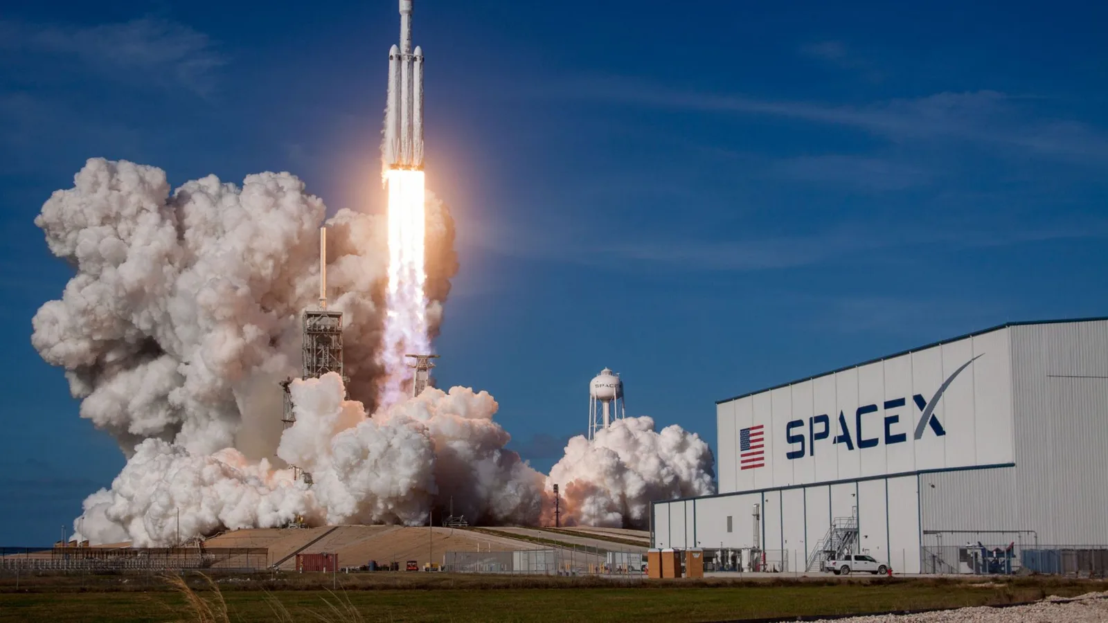 SpaceX lève 25 milliards de dollars en dette malgré une action en repli