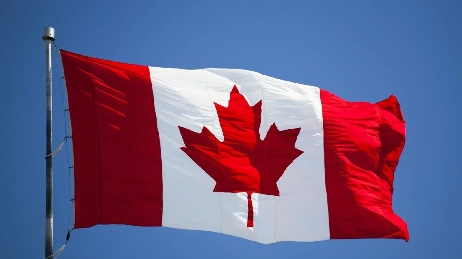 Le Canada interdit ses 4 000 ATMs crypto : une tendance mondiale s'accélère