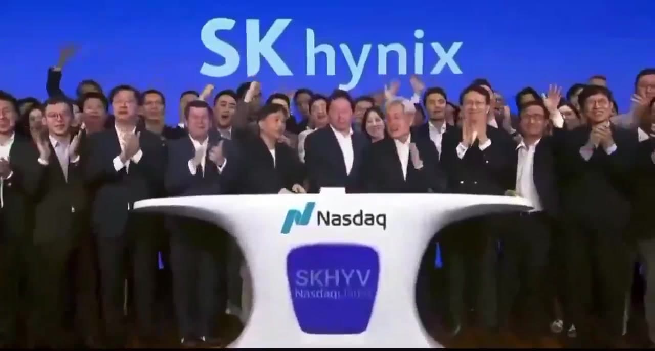 SK Hynix débute sur le Nasdaq avec une hausse de 14% et une valorisation dépassant 1 000 milliards de dollars