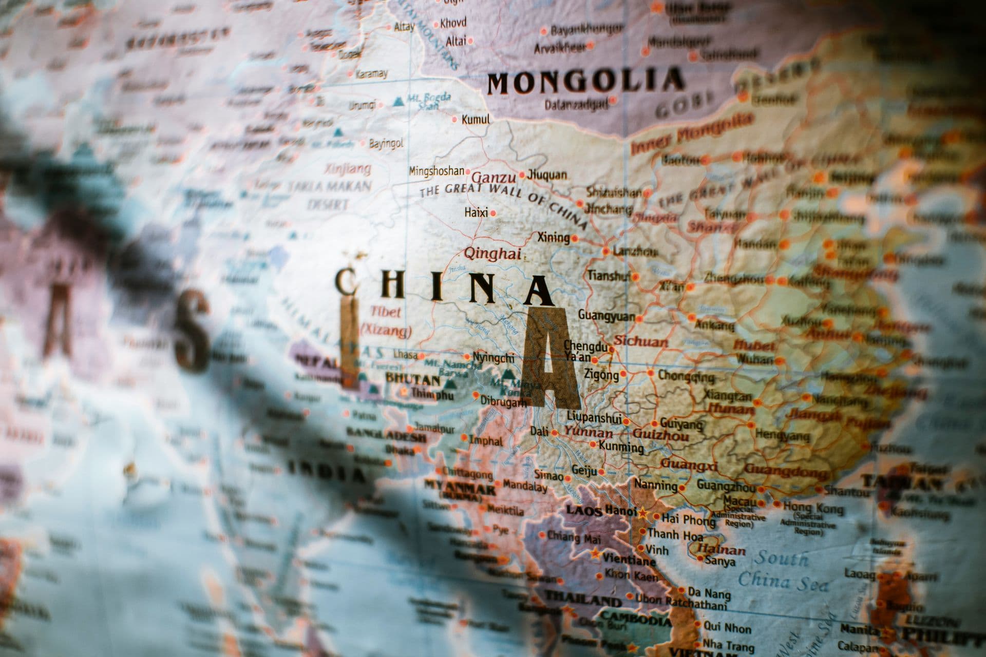 Exportations IA chinoises : 720 milliards de dollars sur 12 mois, les restrictions américaines n'ont pas freiné Pékin