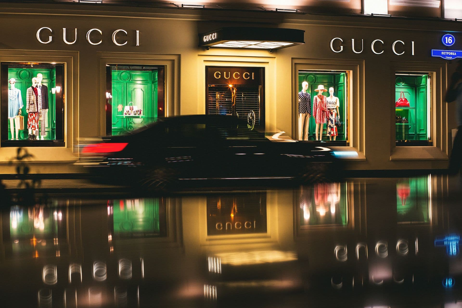 Kering bondit de 15% en séance après des résultats Gucci au-dessus du consensus, mais l'action dépasse déjà l'objectif des analystes
