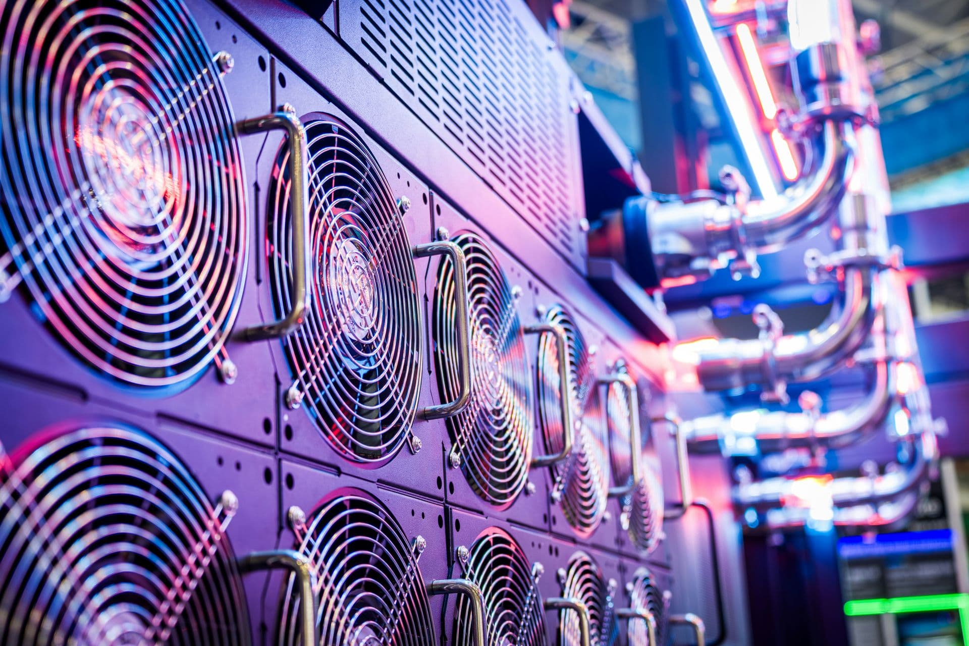 Hut 8 chute de 8% en bourse après un chiffre d'affaires Q2 de 74,9 M$ sous le consensus, malgré un pipeline IA de 8,7 GW