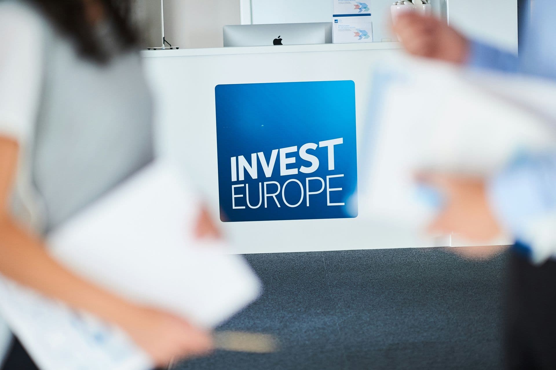 Fonds actions mondiaux : onze semaines consécutives d'entrées, l'Europe capte 12,52 milliards de dollars pendant que les États-Unis en perdent 1,58