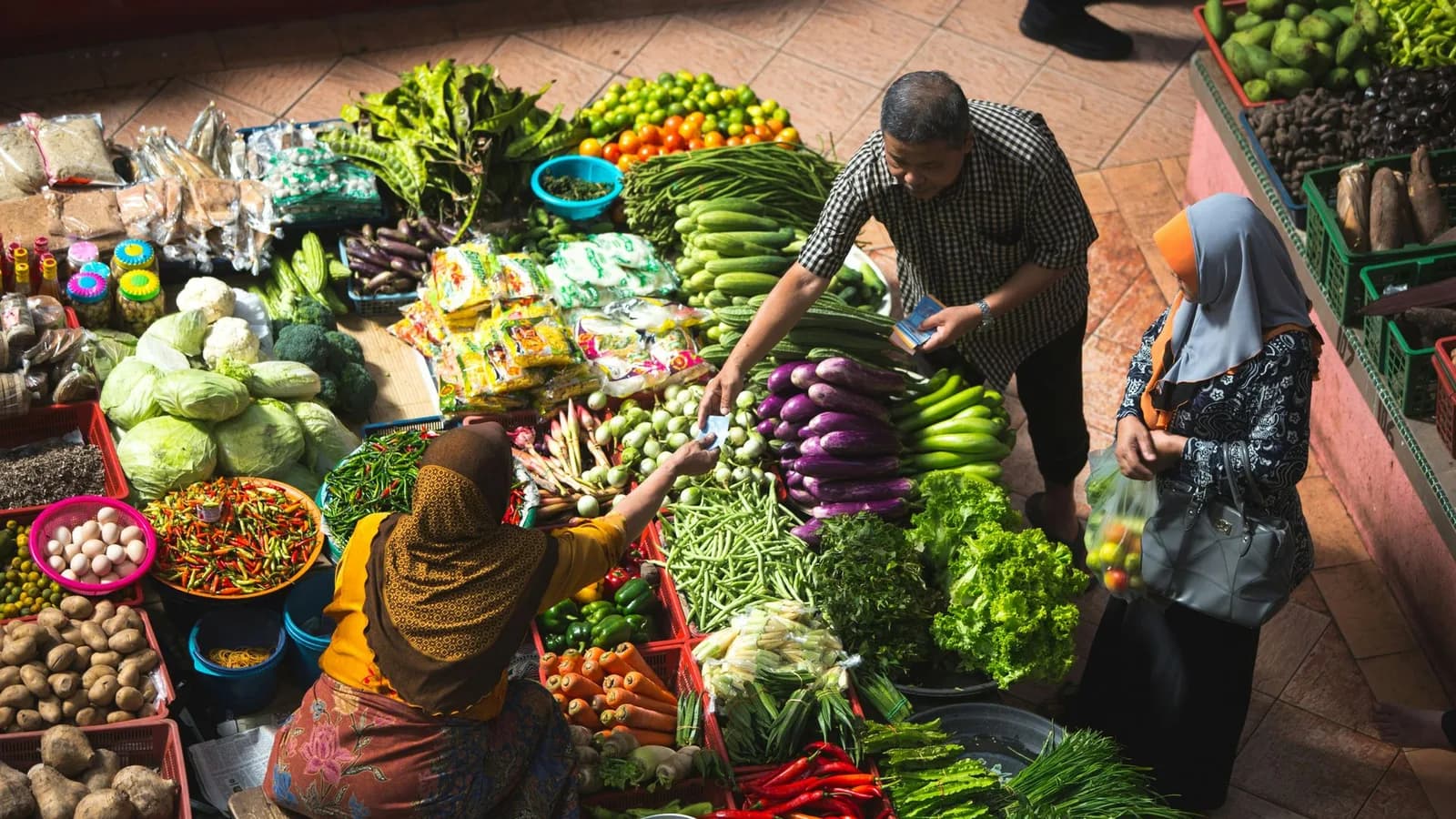L'indice FAO des prix alimentaires à 136 points, son plus haut depuis novembre 2022 : les rayons français dans le viseur