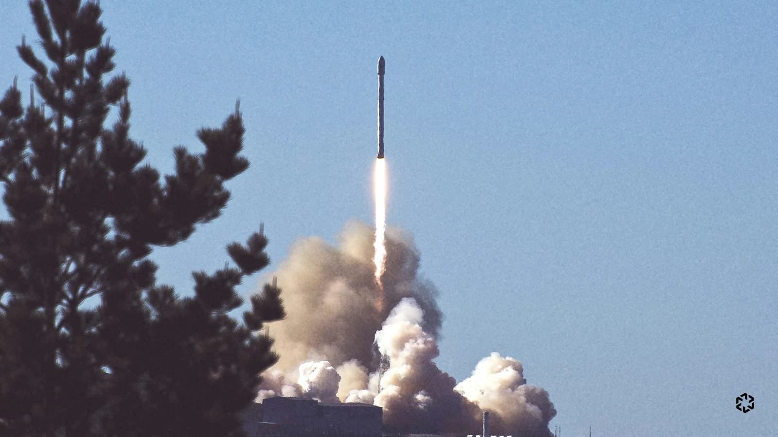 SpaceX veut devenir opérateur mobile, près de 60 milliards de dollars effacés chez ses rivaux